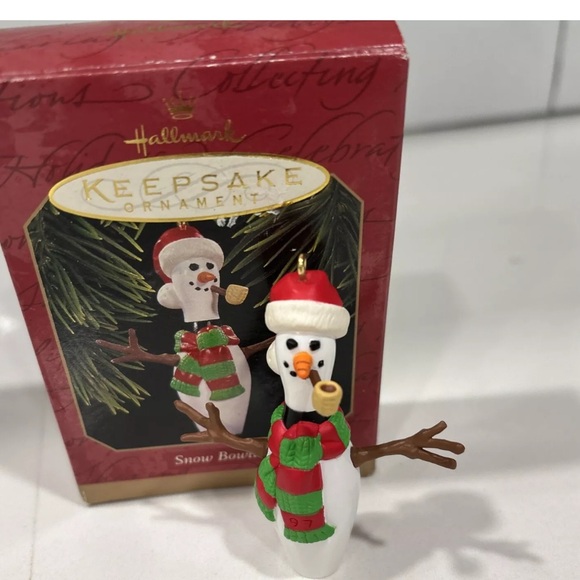 Hallmark Keepsake Christmas Ornament “Snow Bowling” Pin Snowman Holiday NIB - Picture 1 of 3